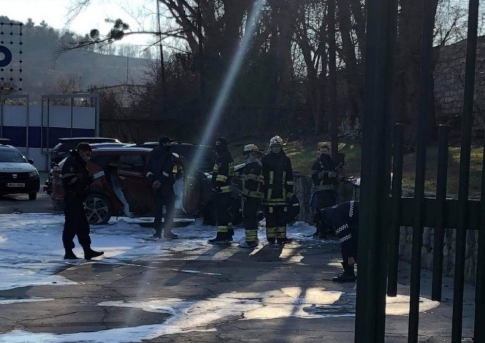 BREAKING NEWS // Explozie lângă Moldexpo. Un automobil a luat foc
